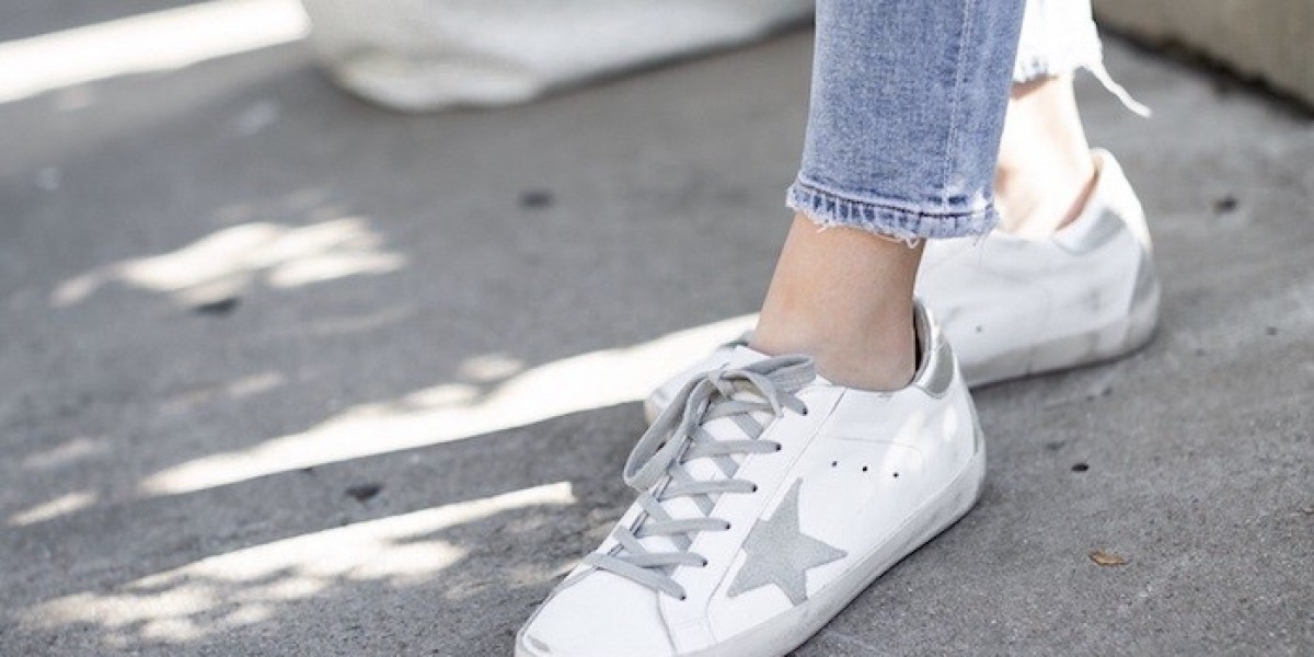 which Golden Goose Francy Sneakers are interwoven and embedded